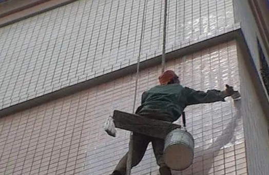 上街卫生间漏水维修公司分享下上街外墙防水的必要性。