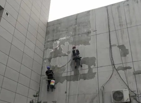 上街楼顶漏水维修公司分享下上街外墙防水的注意事项